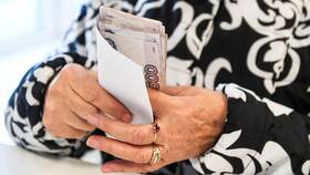 Пенсии работающим пенсионерам: последние изменения в Золла